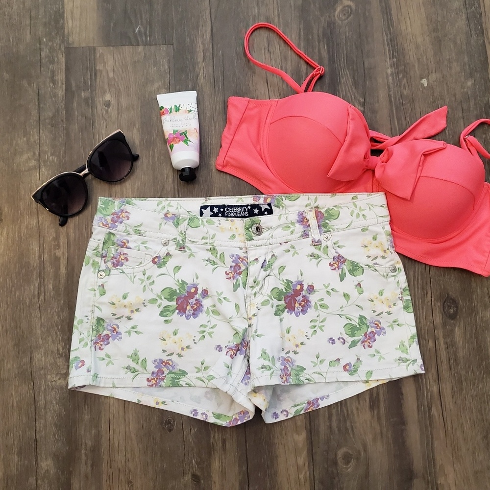 Celebrity pink jeans floral shorts